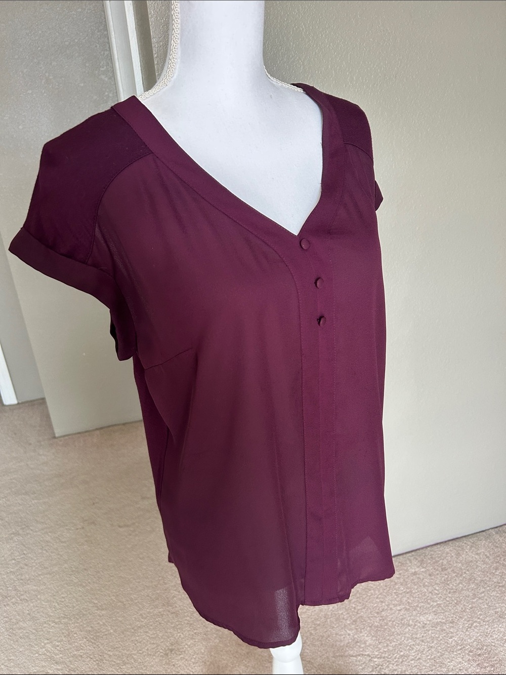 Fortune + Ivy Women's V-Neck Short Sleeve Blouse - Wine size Large